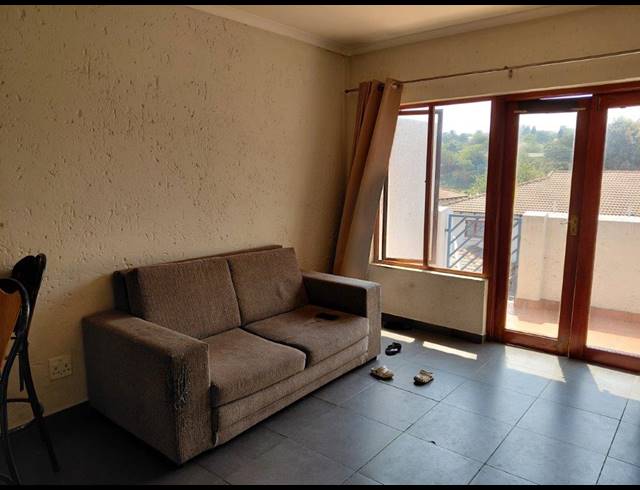1 BEDROOM TOWNHOUSE FOR SALE IN OBSERVATORY